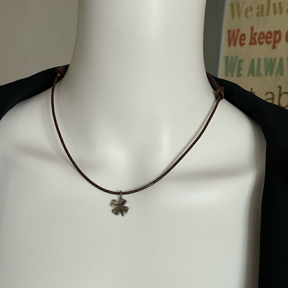 925 sterling clover leather necklace - Picture 2 of 10